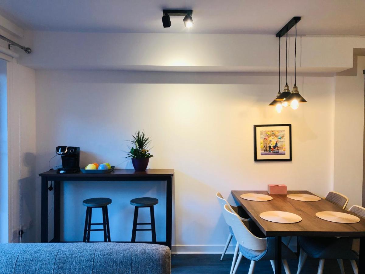 2 Bath Free Parking Apartment *