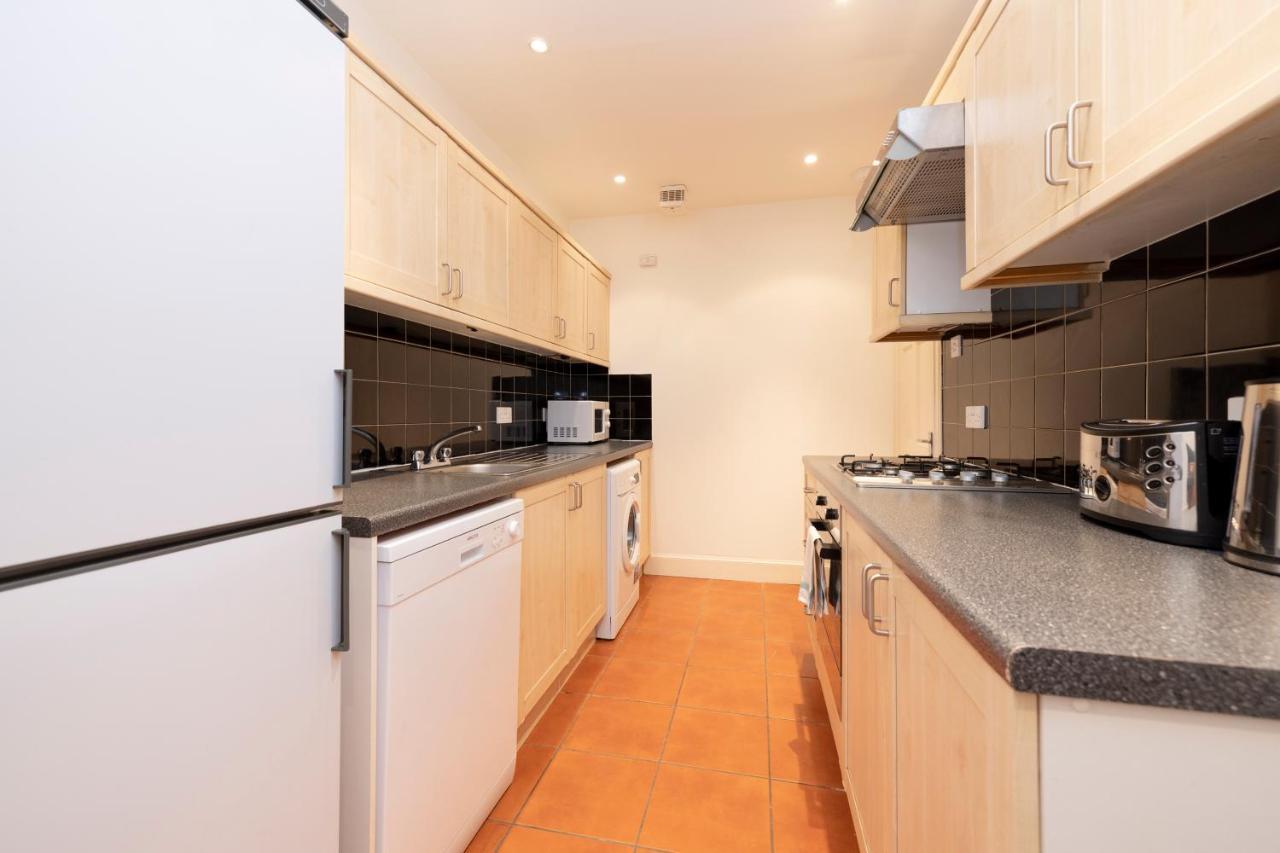 Altido Astonishing And Airy 1br Apt Right In The Centre Apartment