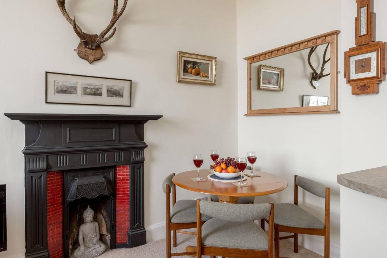 Apartment Stunning Panoramic Views: Heart Of The Royal Mile EDI