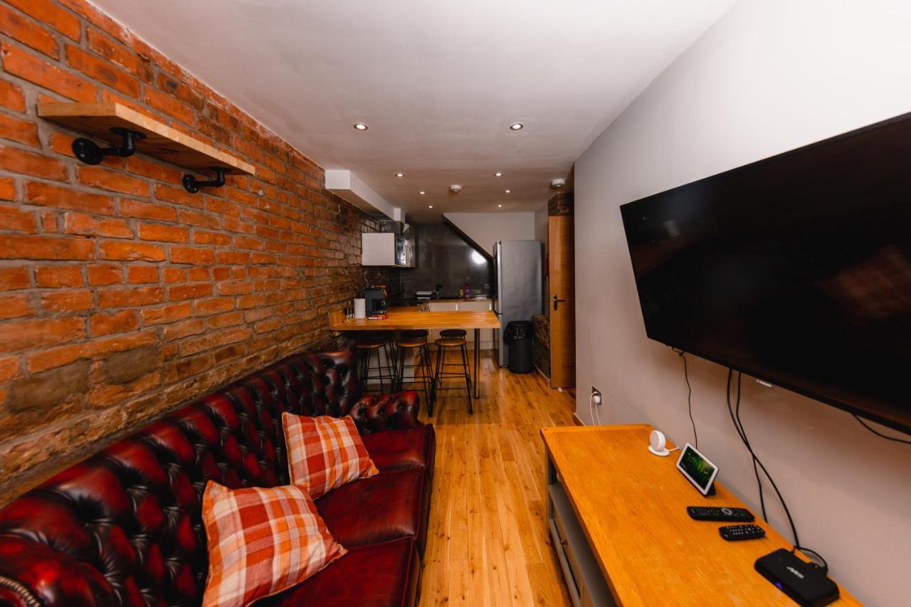Superb Luxury Quality Central Apartment On Canal Apartment Edinburgh