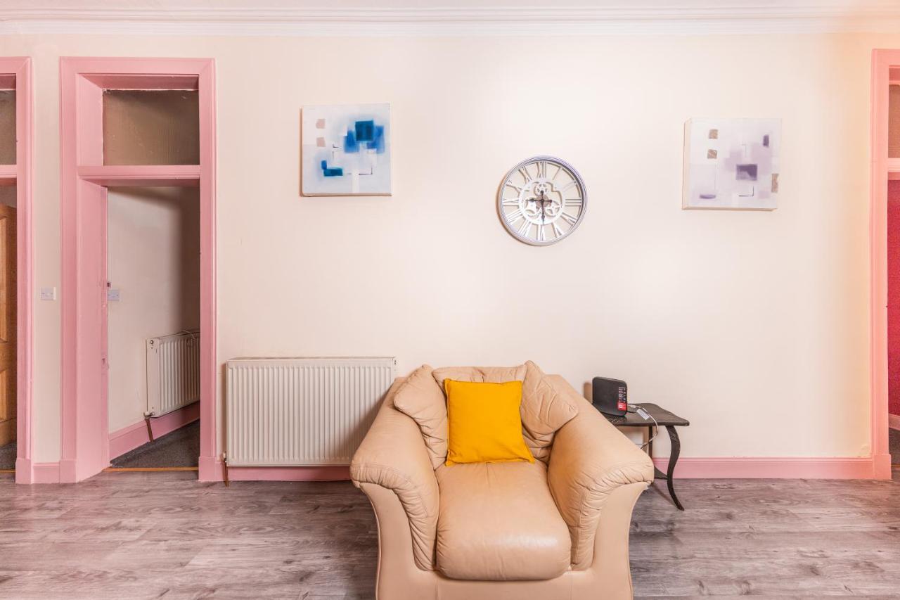 Super Central 4 Bedrooms Apartment By Calton Hill * Edinburgh