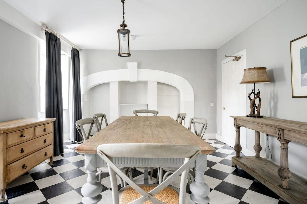 Holiday home Drylaw House, Grade A Listed Mansion Near Centre Edinburgh