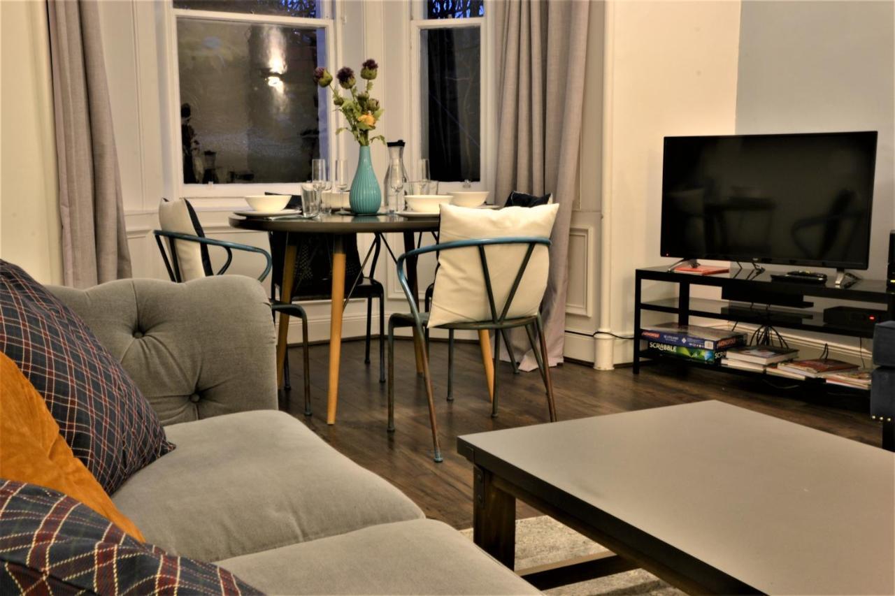 Luxury Scottish In Peaceful Meadows Park Apartment Edinburgh