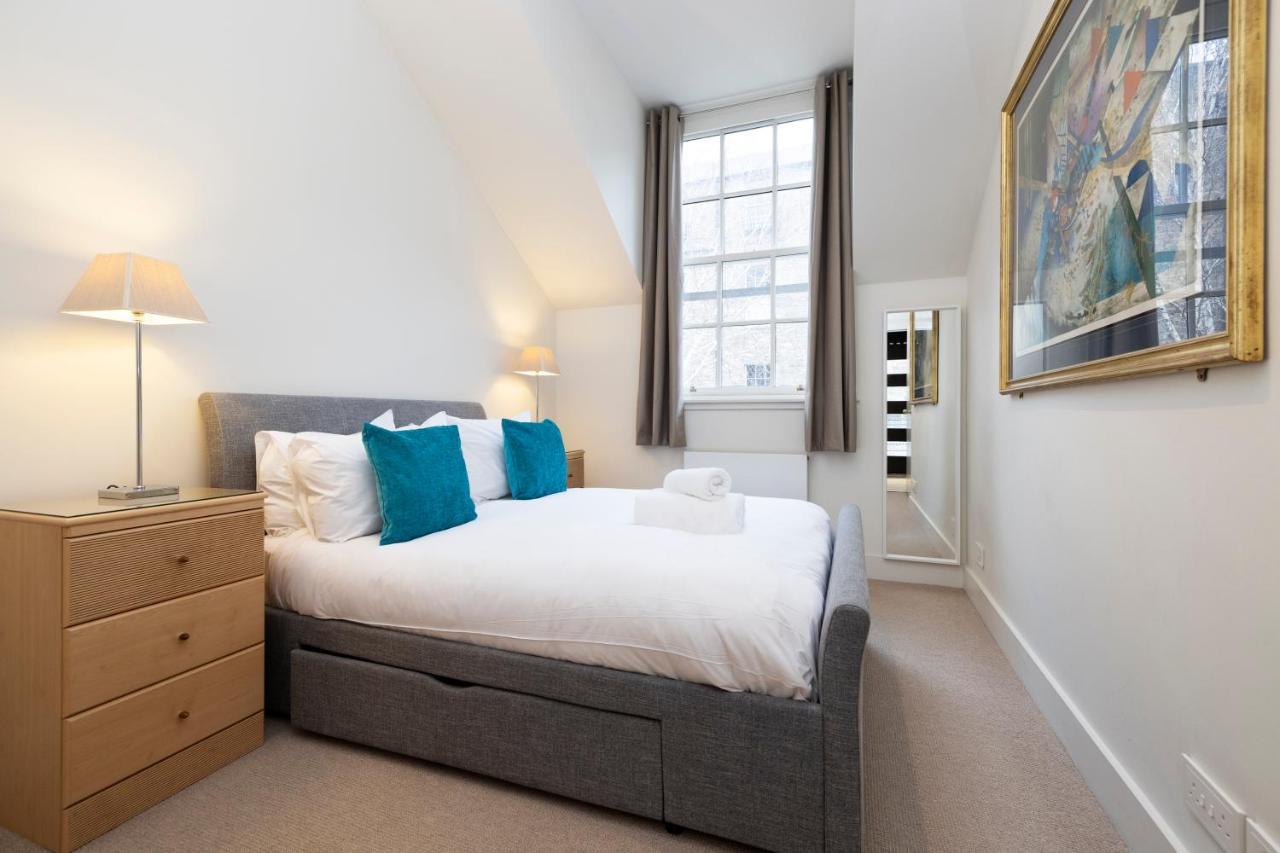 Joivy Contemporary And Vibrant 1br Flat Near Princes Street Apartment *