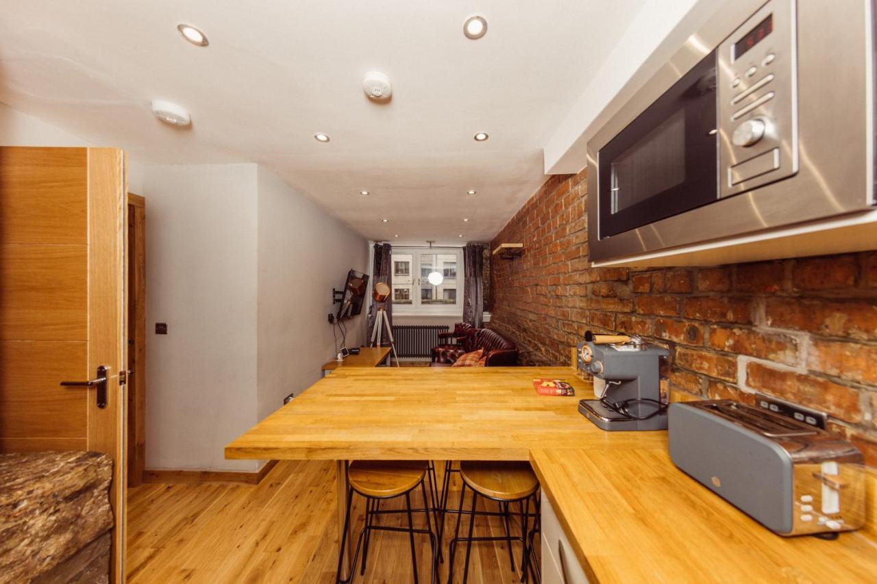 Superb Luxury Quality Central Apartment On Canal Apartment Edinburgh