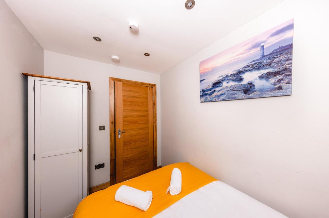 Superb Luxury Quality Central Apartment On Canal * Edinburgh