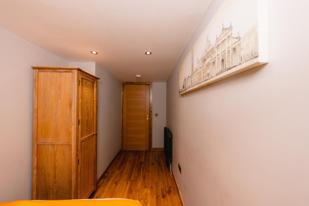 Apartment Superb Luxury Quality Central Apartment On Canal Edinburgh