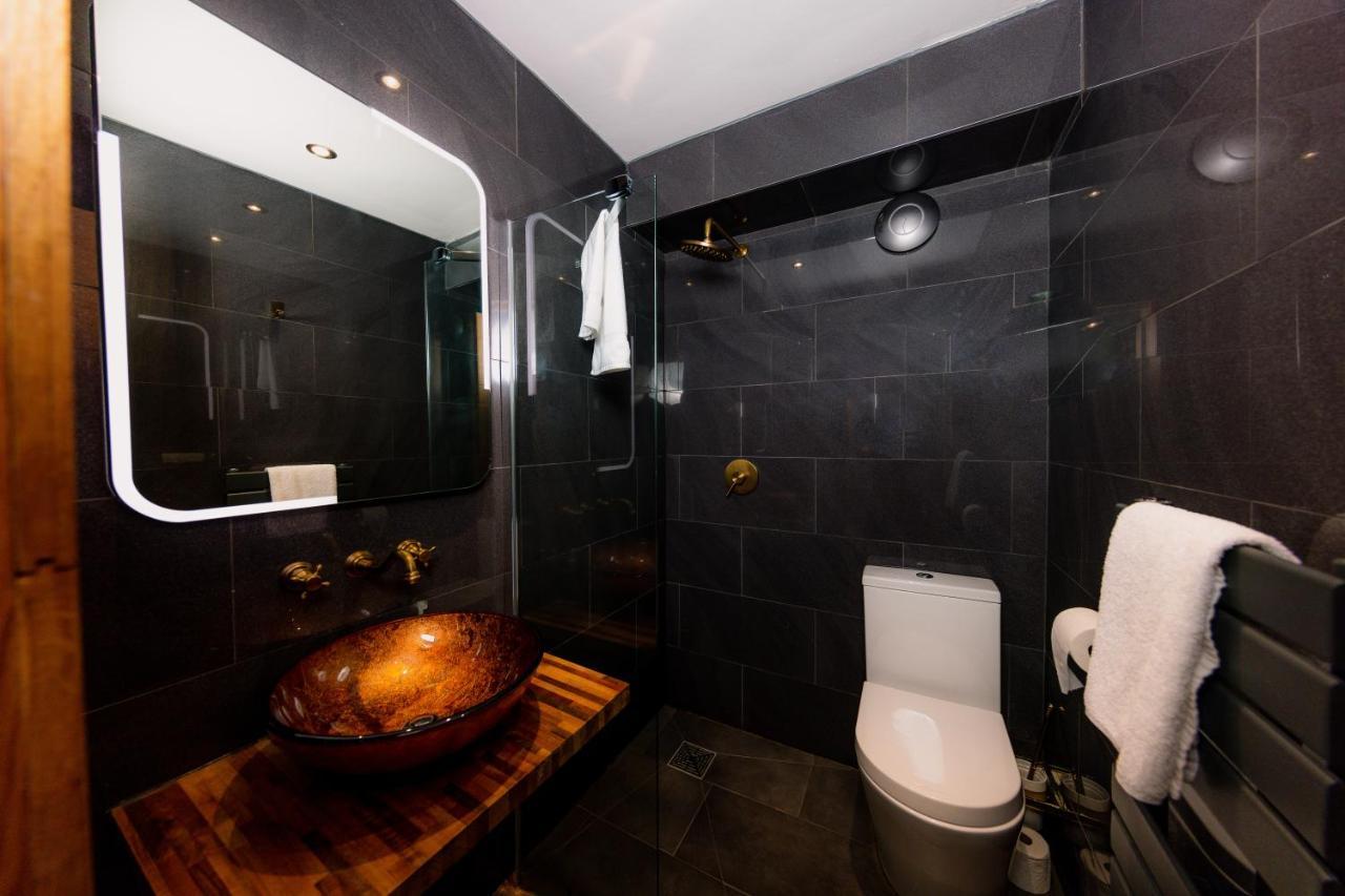 Superb Luxury Quality Central Apartment On Canal Apartment Edinburgh