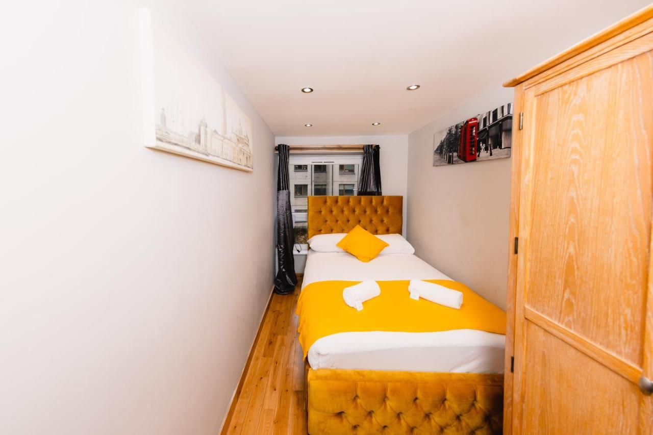 Superb Luxury Quality Central Apartment On Canal *