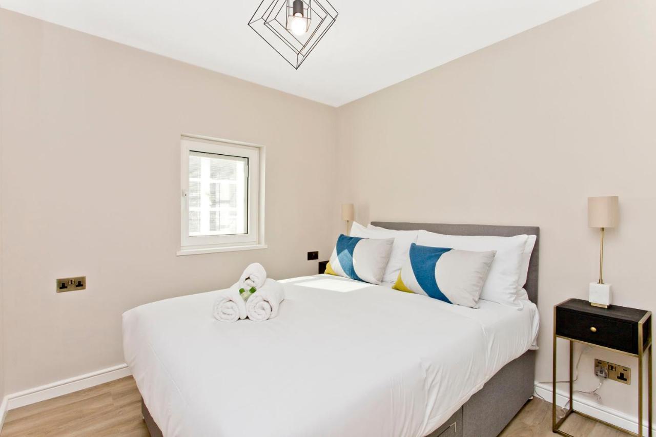 Newly Reno'd 2 Bed With Free Parking
