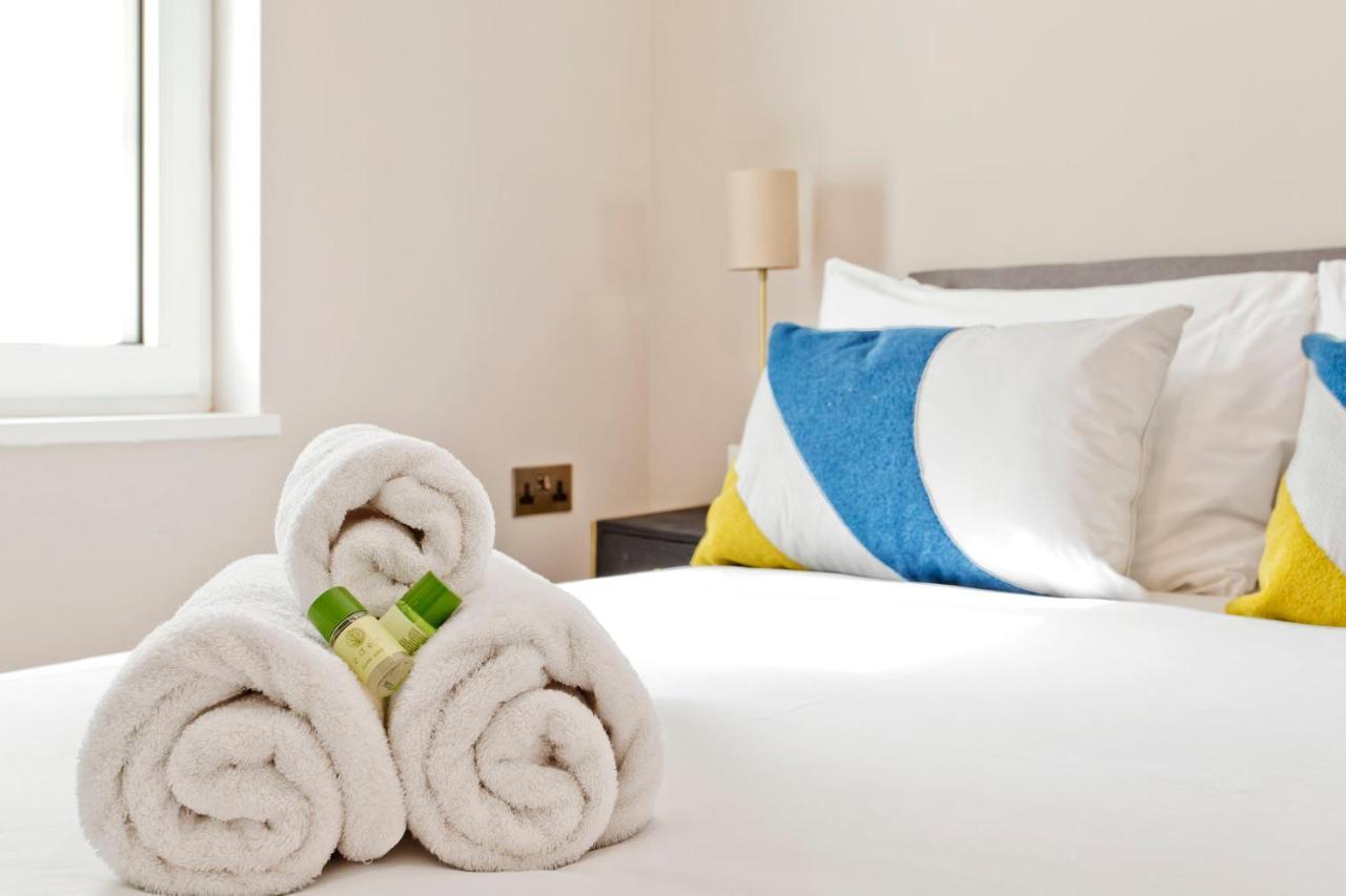 Newly Reno'd 2 Bed With Free Parking * EDI