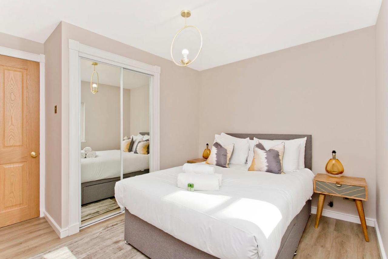 Apartment Newly Reno'd 2 Bed With Free Parking EDI