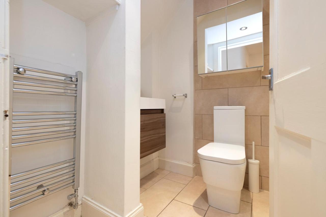 Apartment Altido Astonishing And Airy 1br Apt Right In The Centre