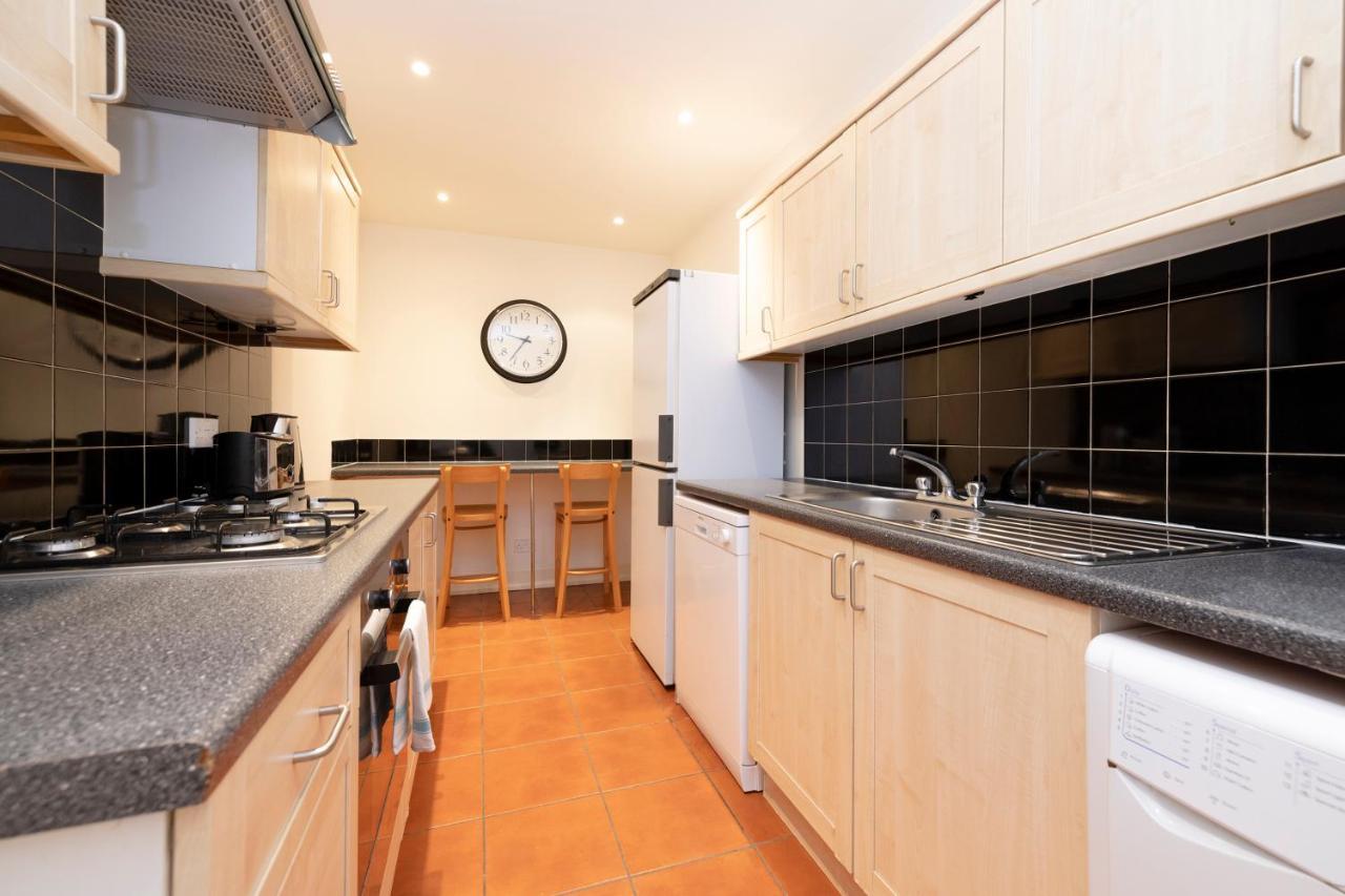 Apartment Altido Astonishing And Airy 1br Apt Right In The Centre Edinburgh