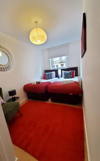 Apartment Sleeps 6 On Separate Beds, 4 Smart Tvs, Netflix