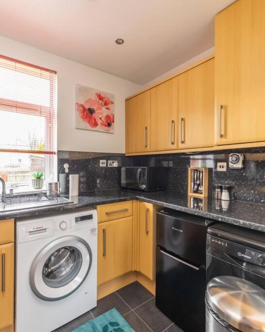 Beautiful 2 Bedroom Flat In EDI