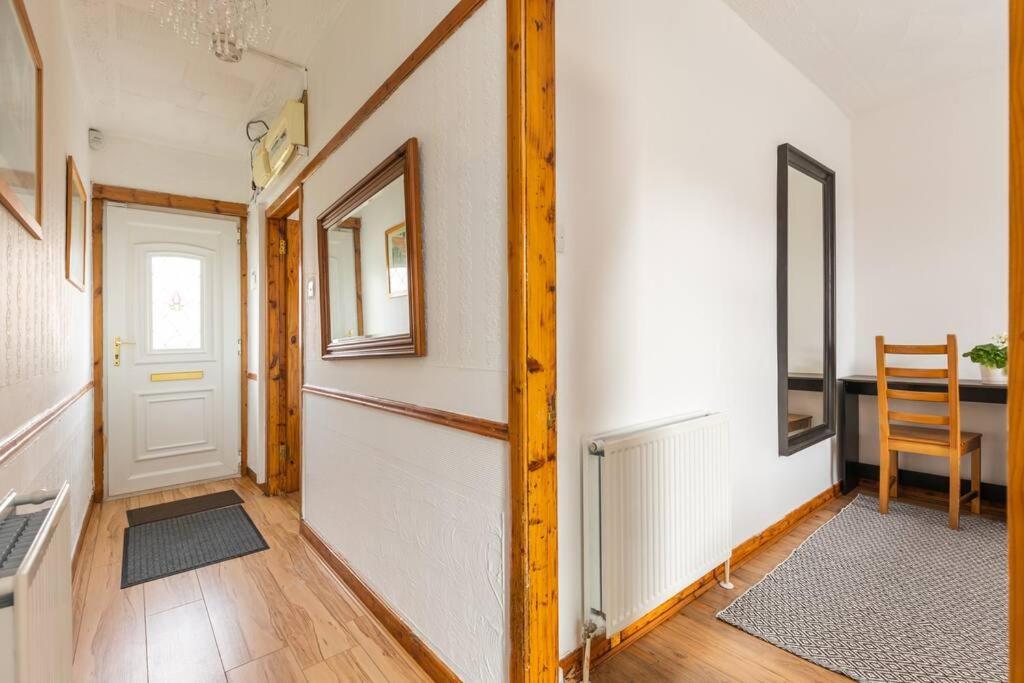 Beautiful 2 Bedroom Flat In *