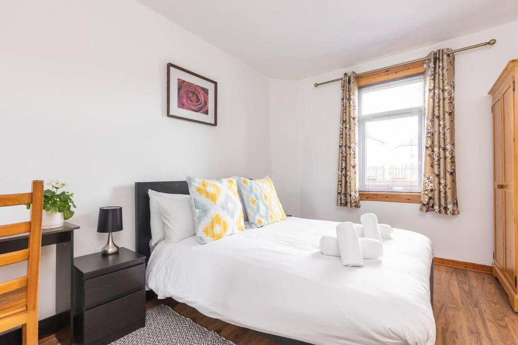 Beautiful 2 Bedroom Flat In