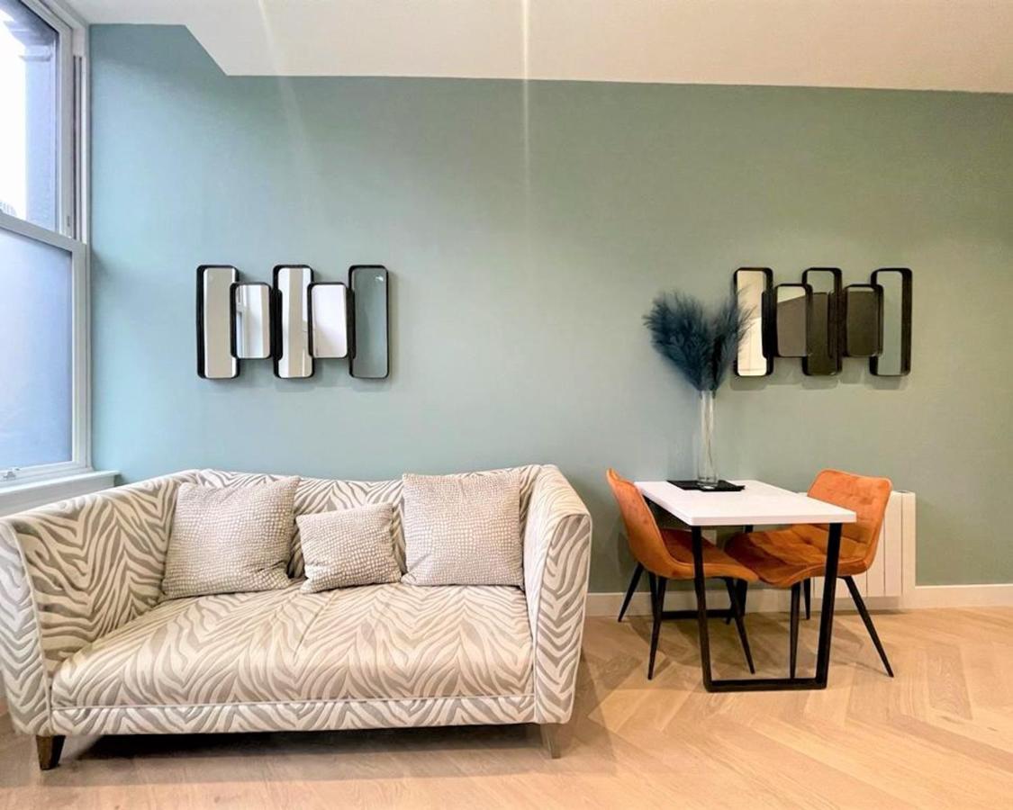 Trendy And Newly Reno'd 1 Bed Nr The Meadows Apartment EDI
