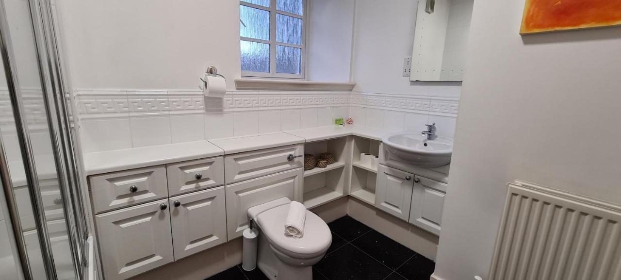 Pass The Keys Spacious 3beds Flat Near Centre - Free Parking Apartment Edinburgh
