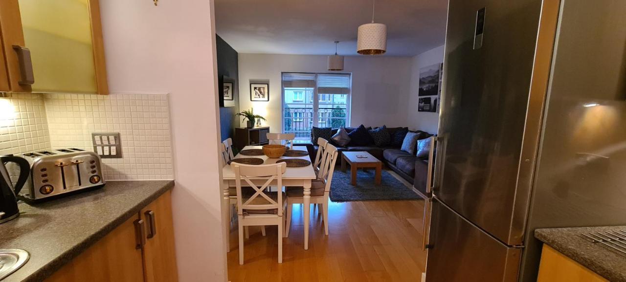 Pass The Keys Spacious 3beds Flat Near Centre - Free Parking Apartment