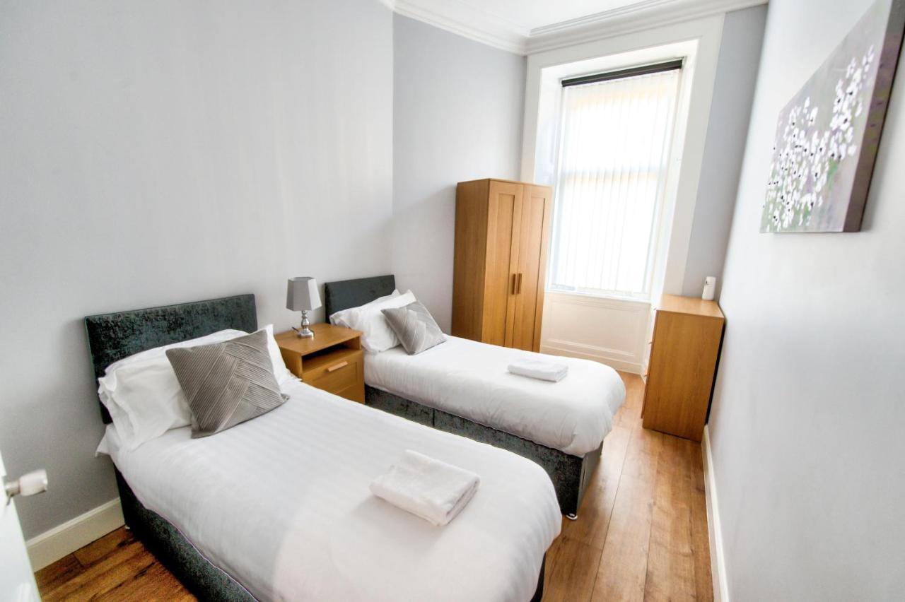 Sleeps 6 Free Parking Apartment *