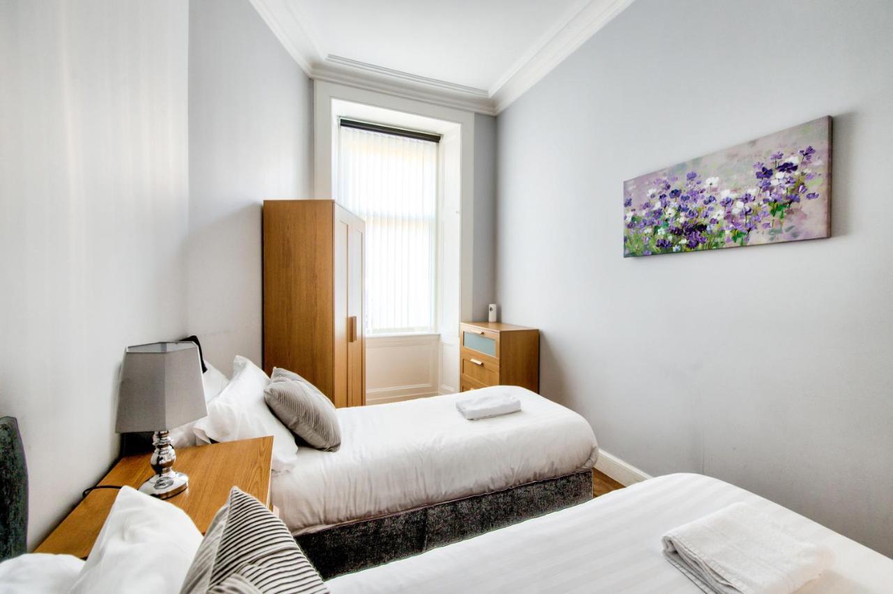 Sleeps 6 Free Parking Apartment *