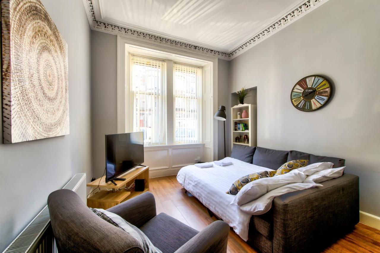 Apartment Sleeps 6 Free Parking *