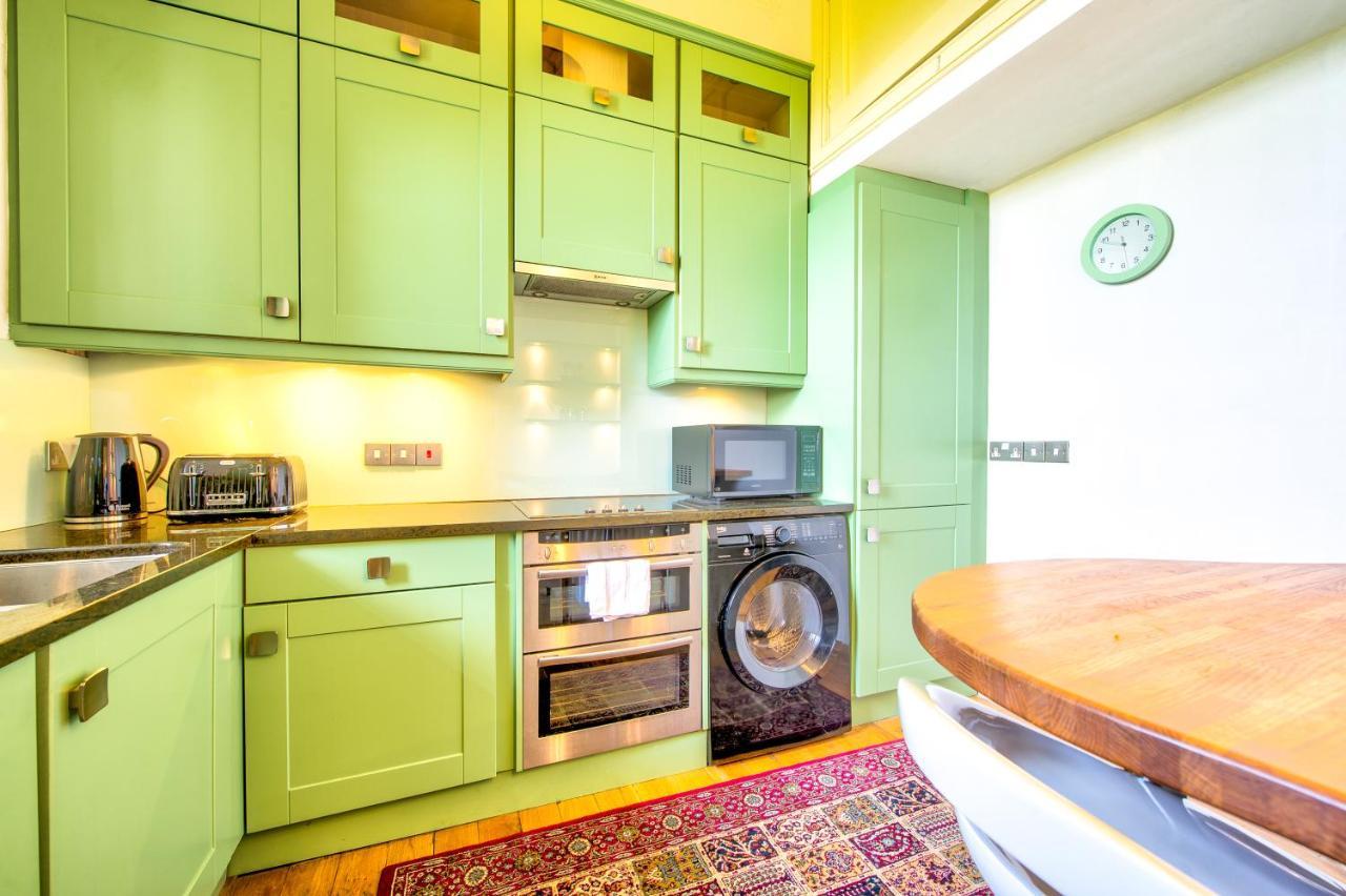 Apartment Famous House, 1 Minute From Castle Edinburgh