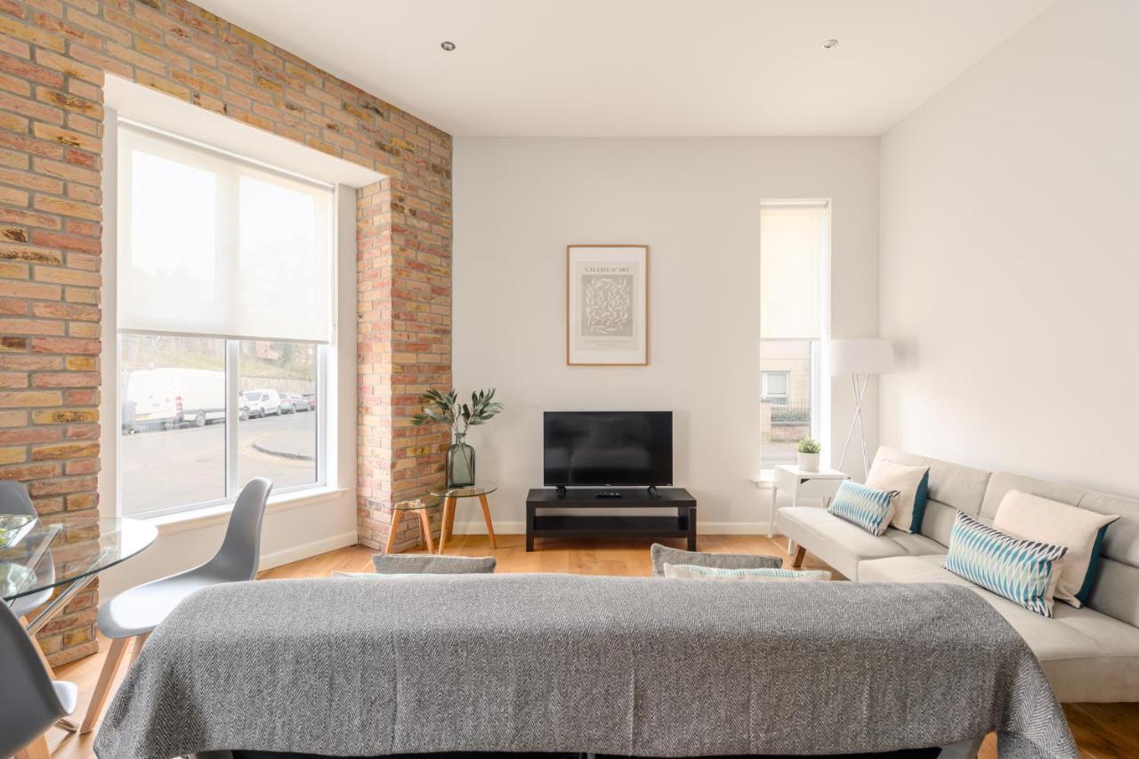 Spacious And Bright 2Bdr 2Ba Apartment