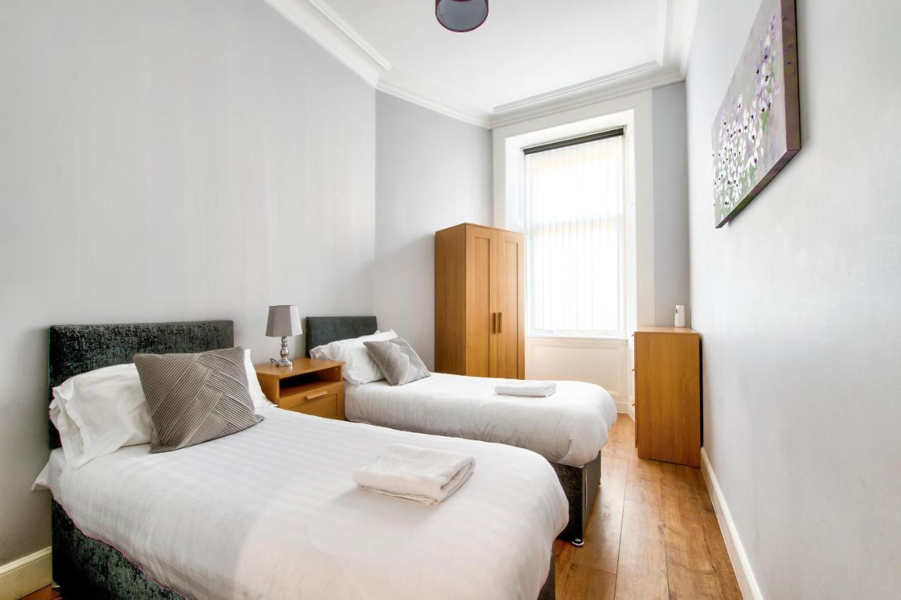Sleeps 6 Free Parking