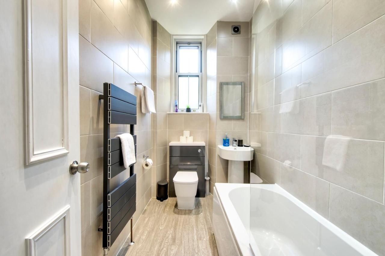 Apartment Sleeps 6 Free Parking *