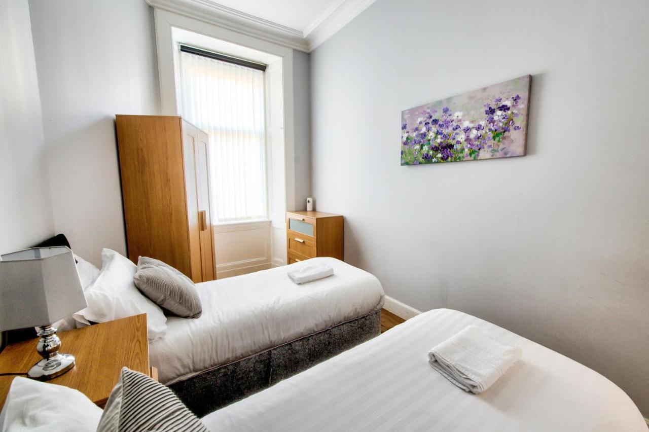 Sleeps 6 Free Parking