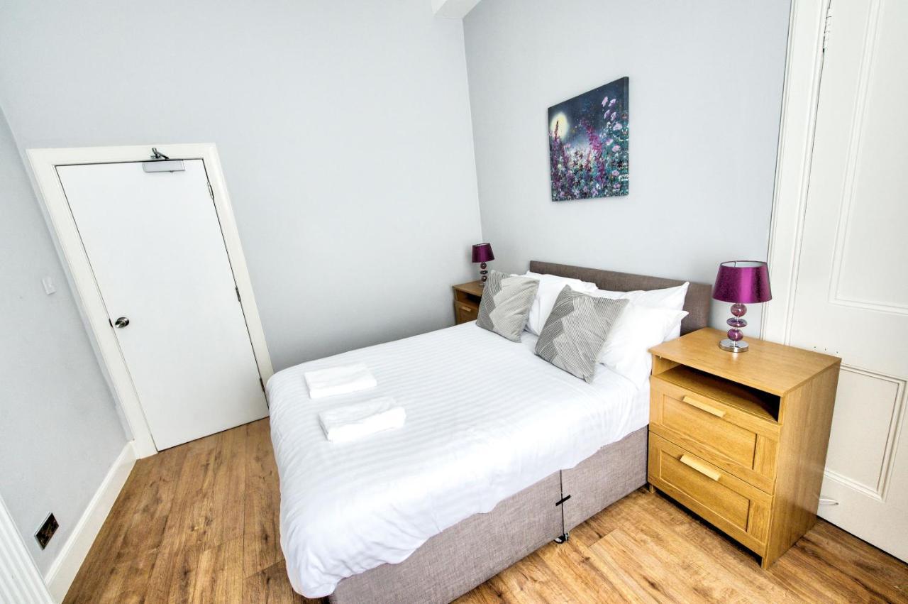 Apartment Sleeps 6 Free Parking *