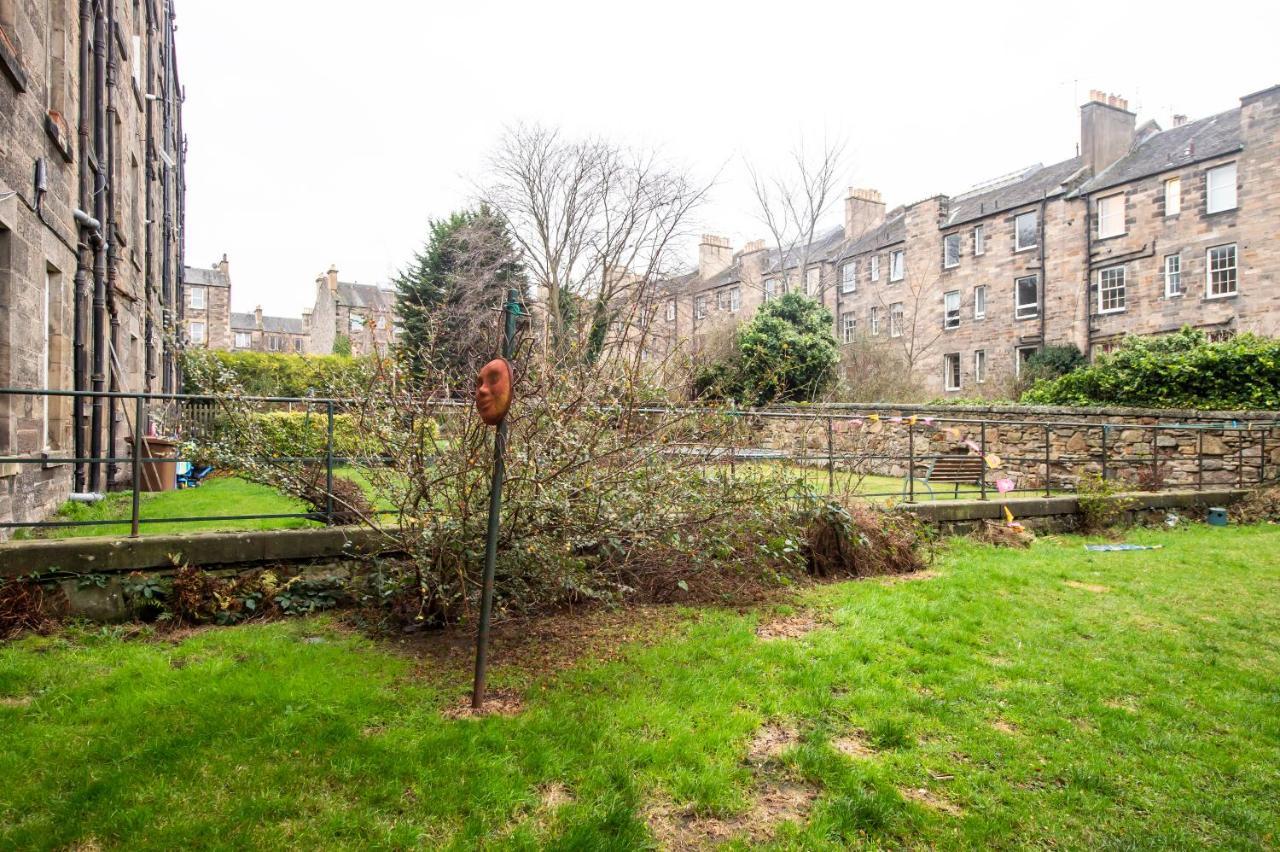 Sleeps 6 Free Parking Apartment EDI