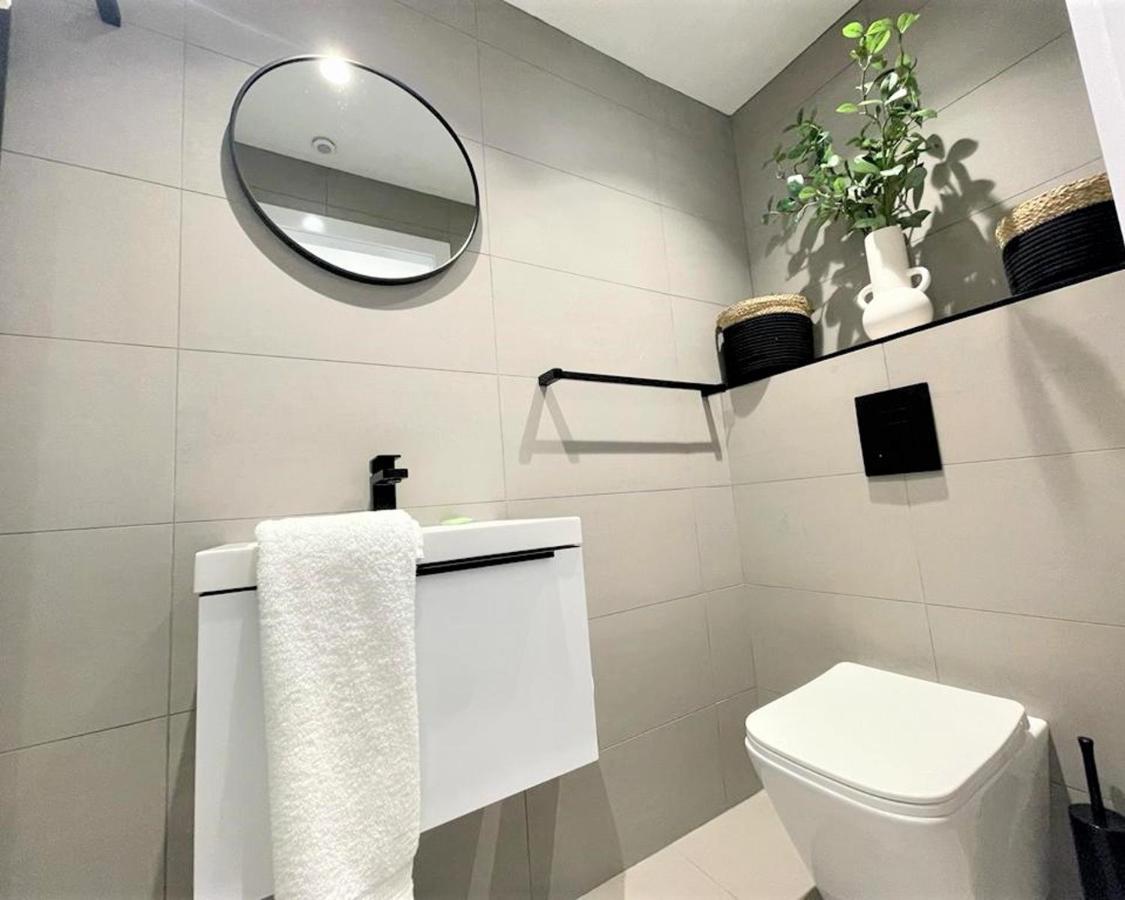 Apartment Luxury Reno'd 1 Bed Nr Bruntsfield & The Meadows EDI