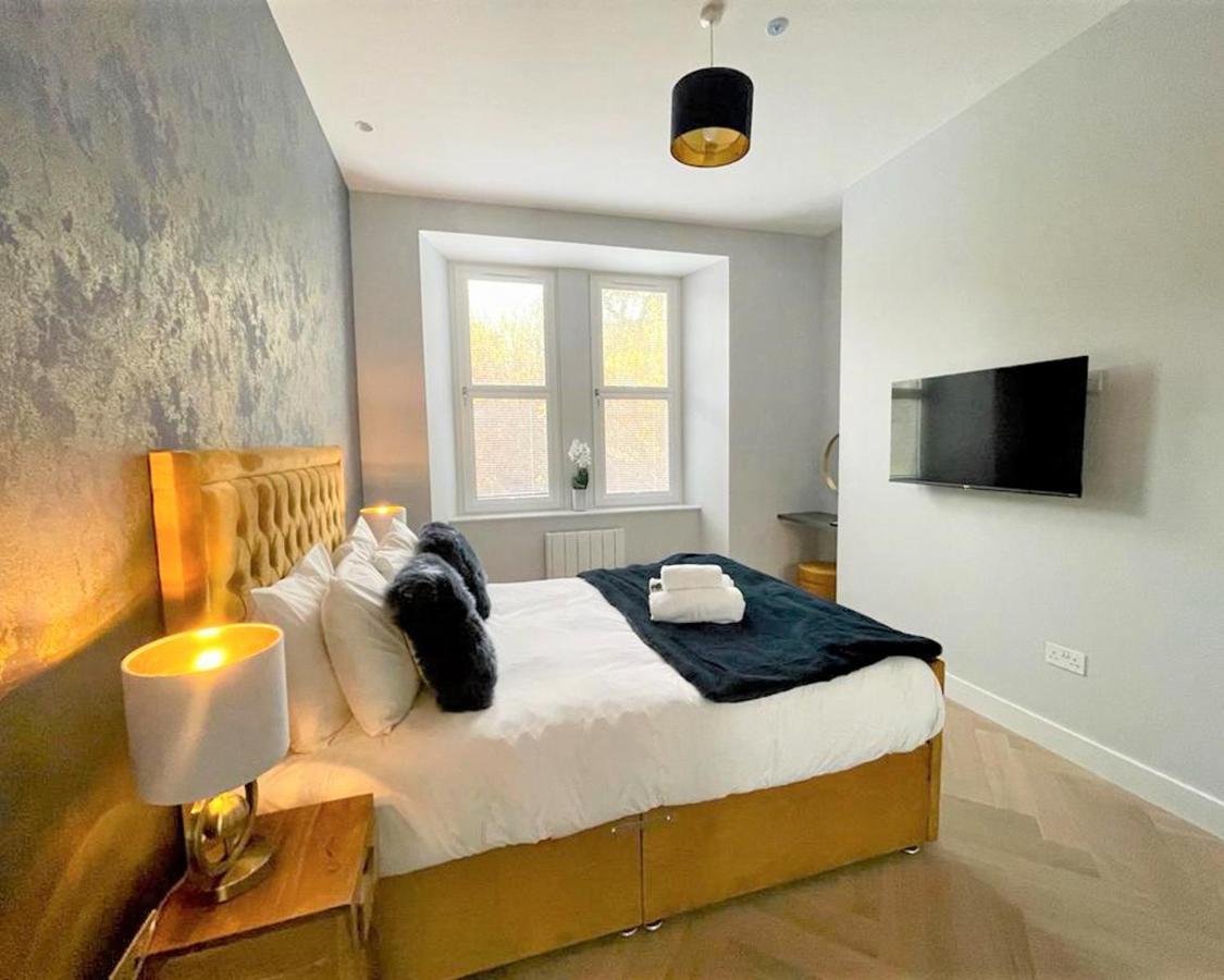 Trendy And Newly Reno'd 1 Bed Nr The Meadows Apartment EDI