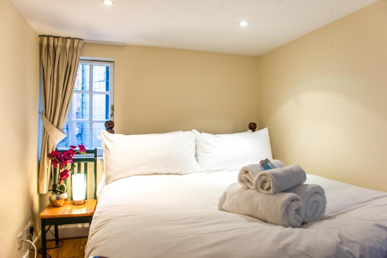Famous House, 1 Minute From Castle Apartment Edinburgh