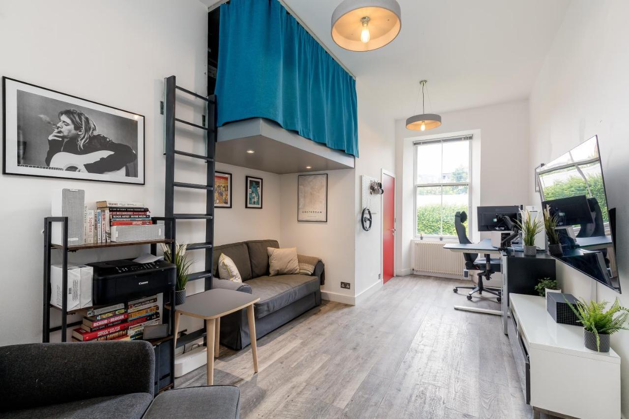 Luxury Architect Designed 13 Mins To Royal Mile Holiday home *