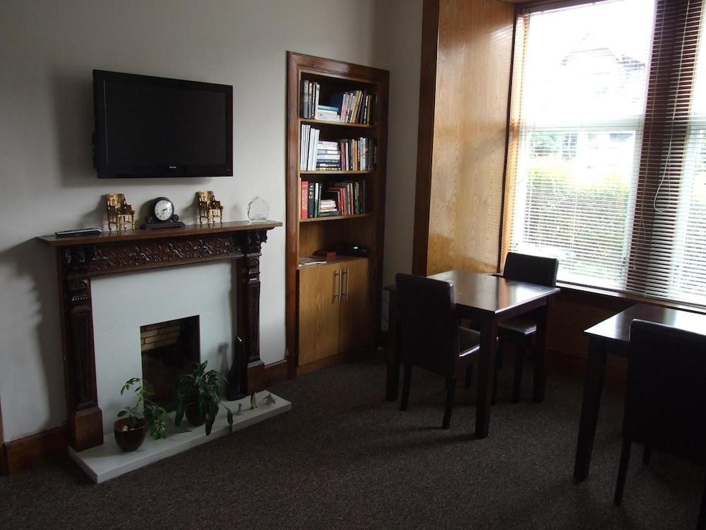 Cambridge House Guest house 3*