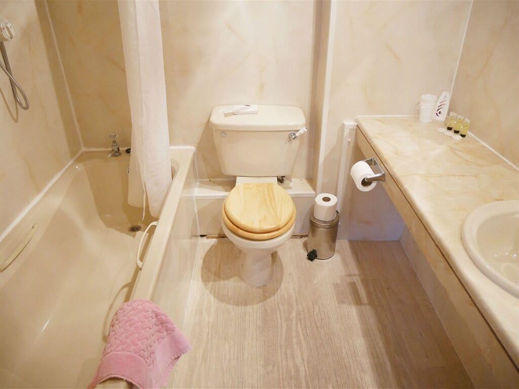 Eliza House 3*