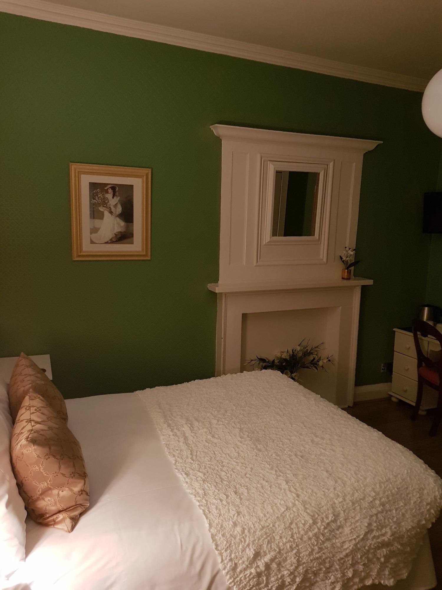 Townhouse 3* Edinburgh
