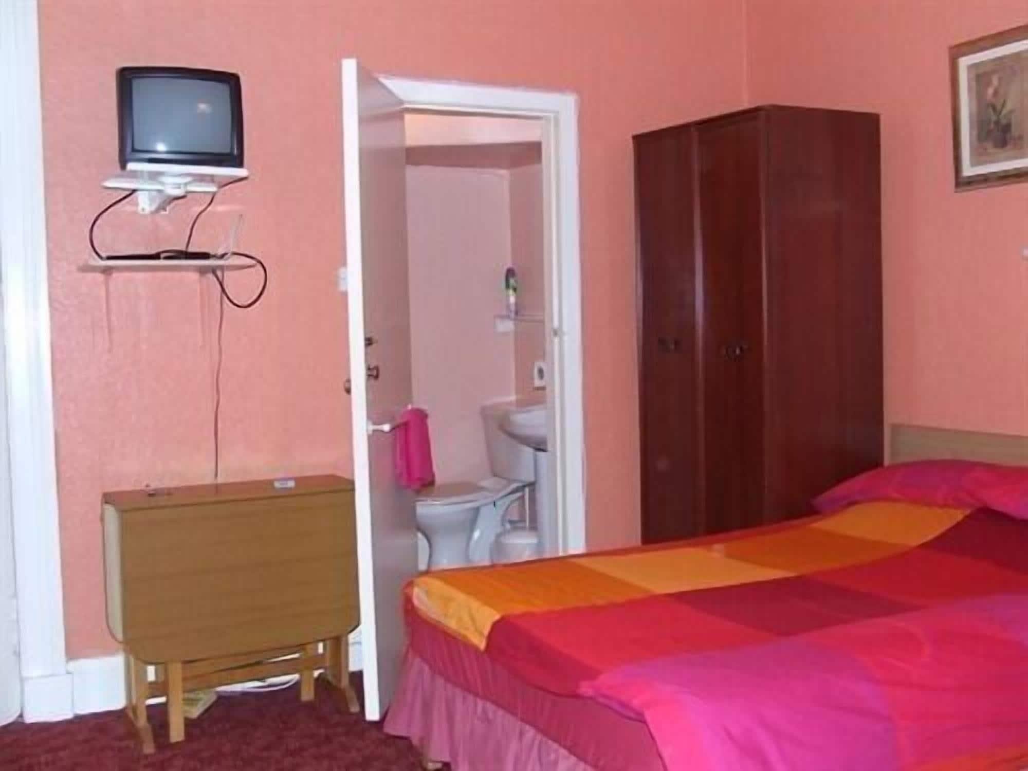 Sakura Hotel