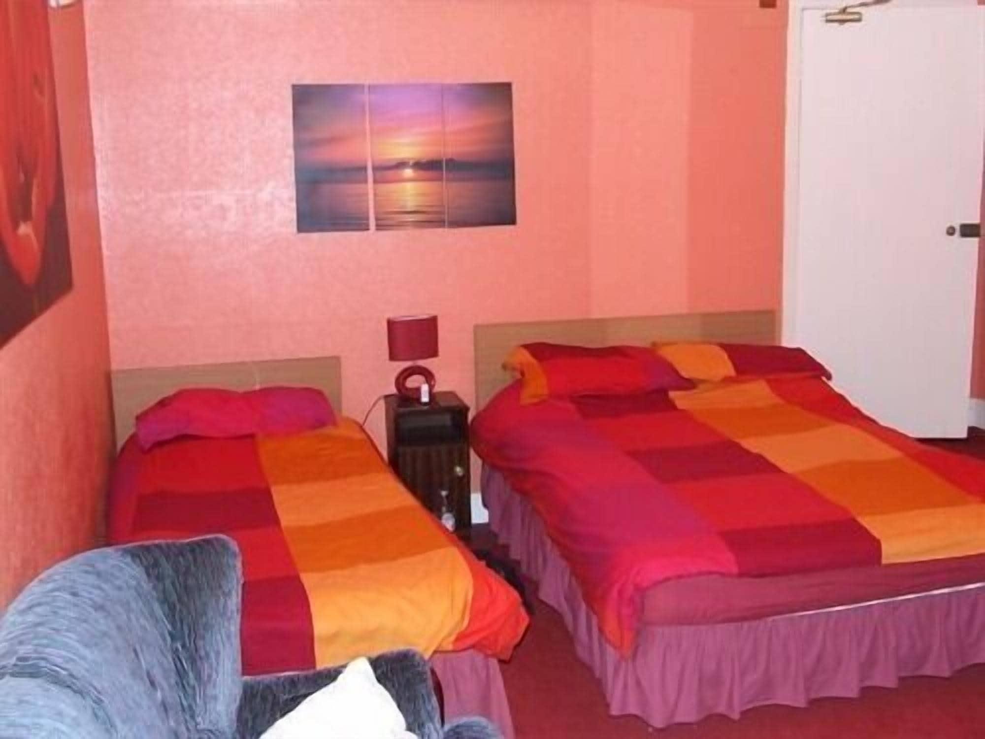 Sakura Hotel 2*