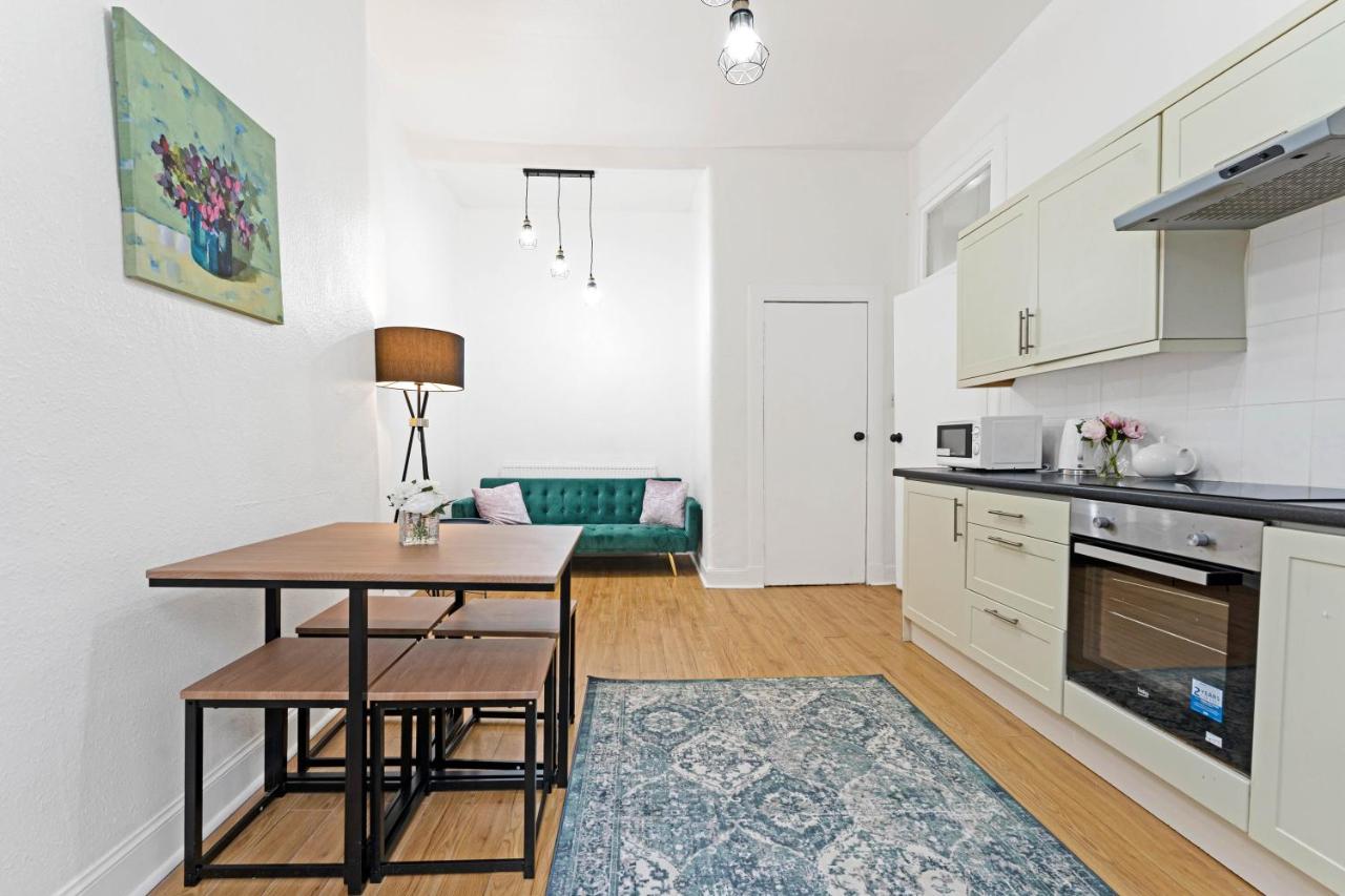 Apartment Wonderful & Comfy 2 Bedroom - Close To Centre - Free Parking