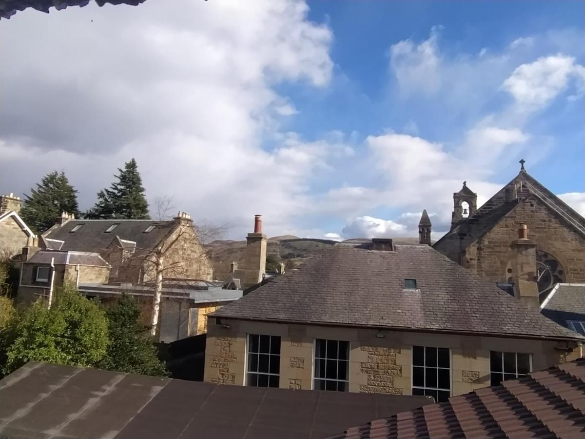 Self Catering Studio Flat * Edinburgh
