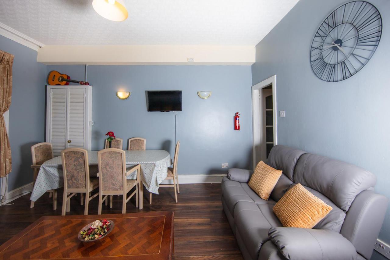Super Central 4Bedroom Apartment At The Meadows *