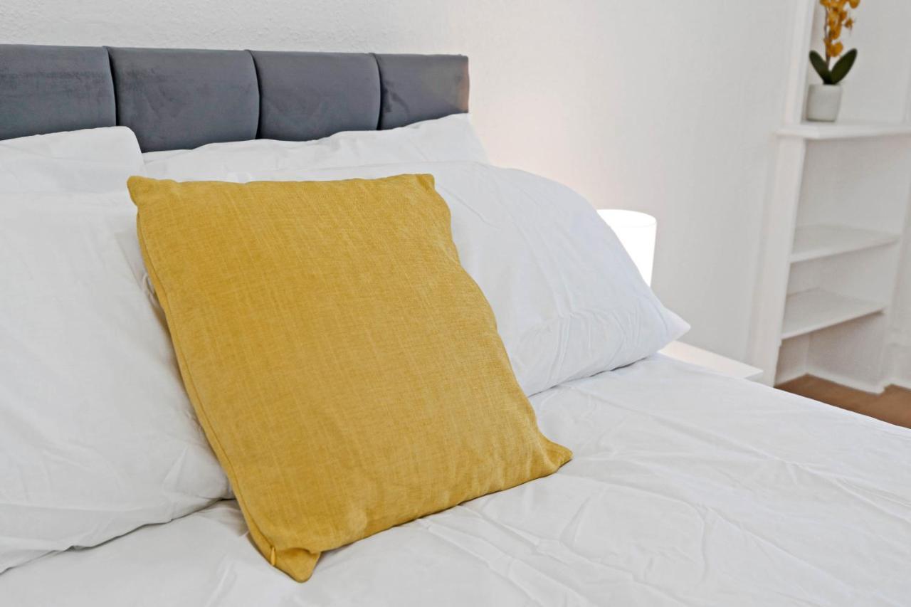 Apartment Wonderful & Comfy 2 Bedroom - Close To Centre - Free Parking *