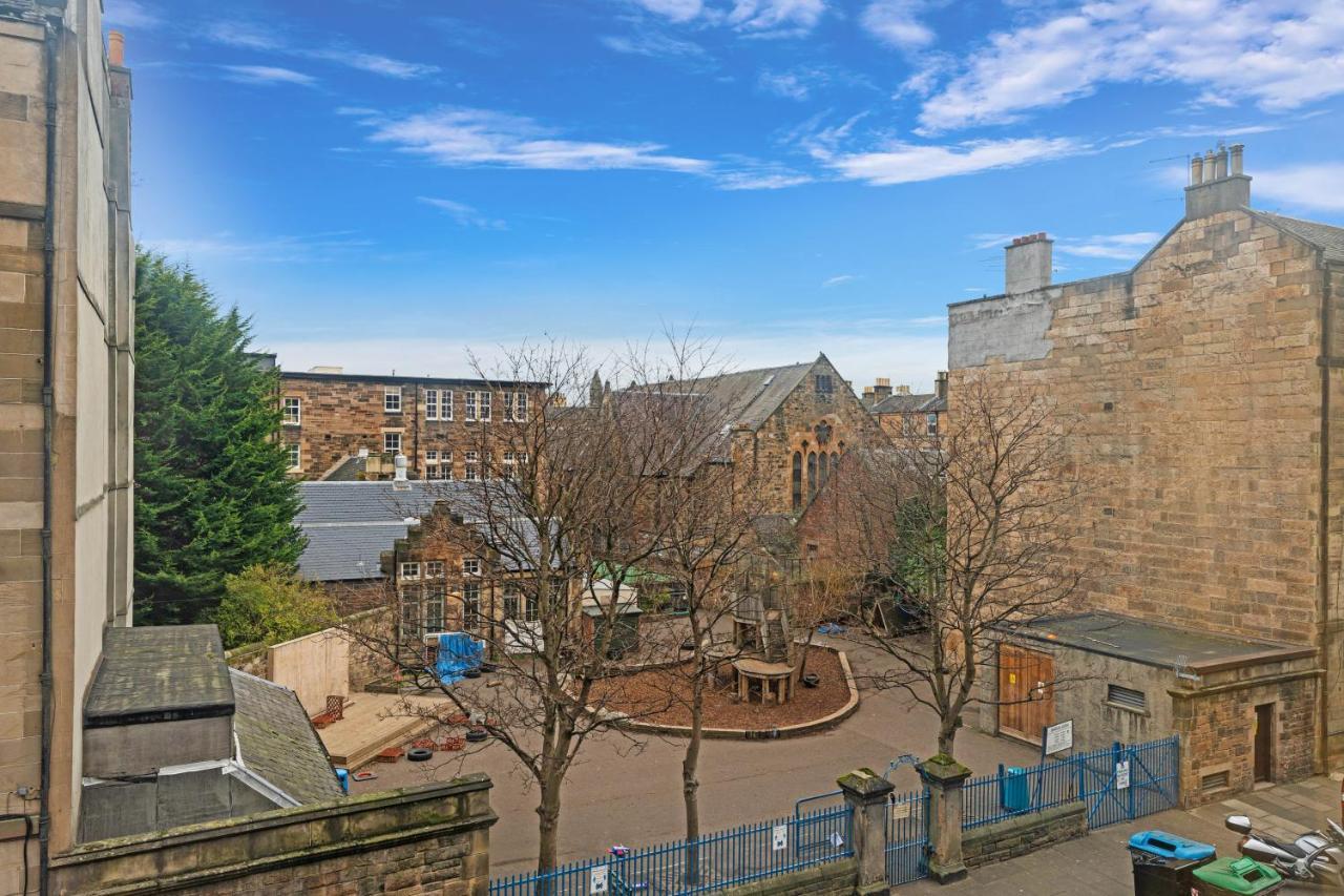 Wonderful & Comfy 2 Bedroom - Close To Centre - Free Parking Apartment Edinburgh