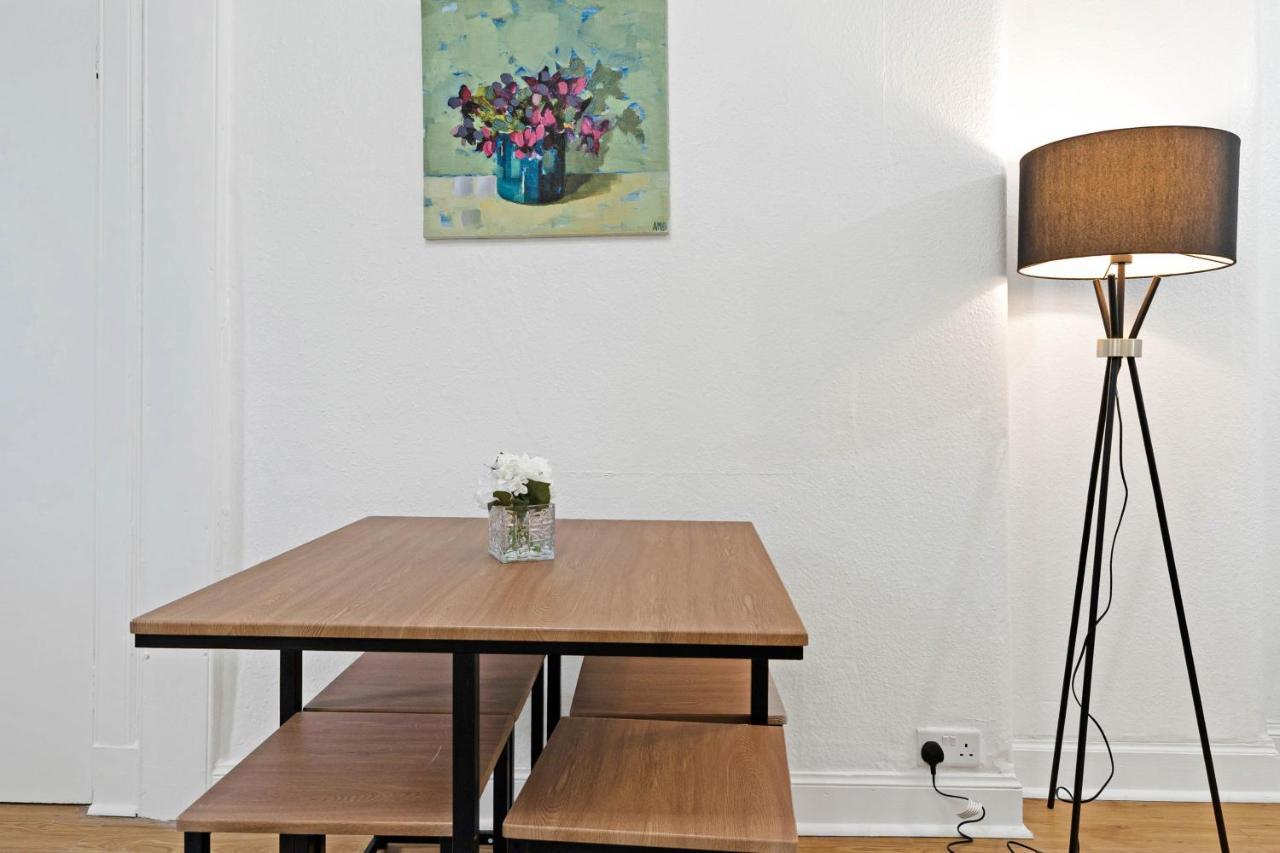 Wonderful & Comfy 2 Bedroom - Close To Centre - Free Parking